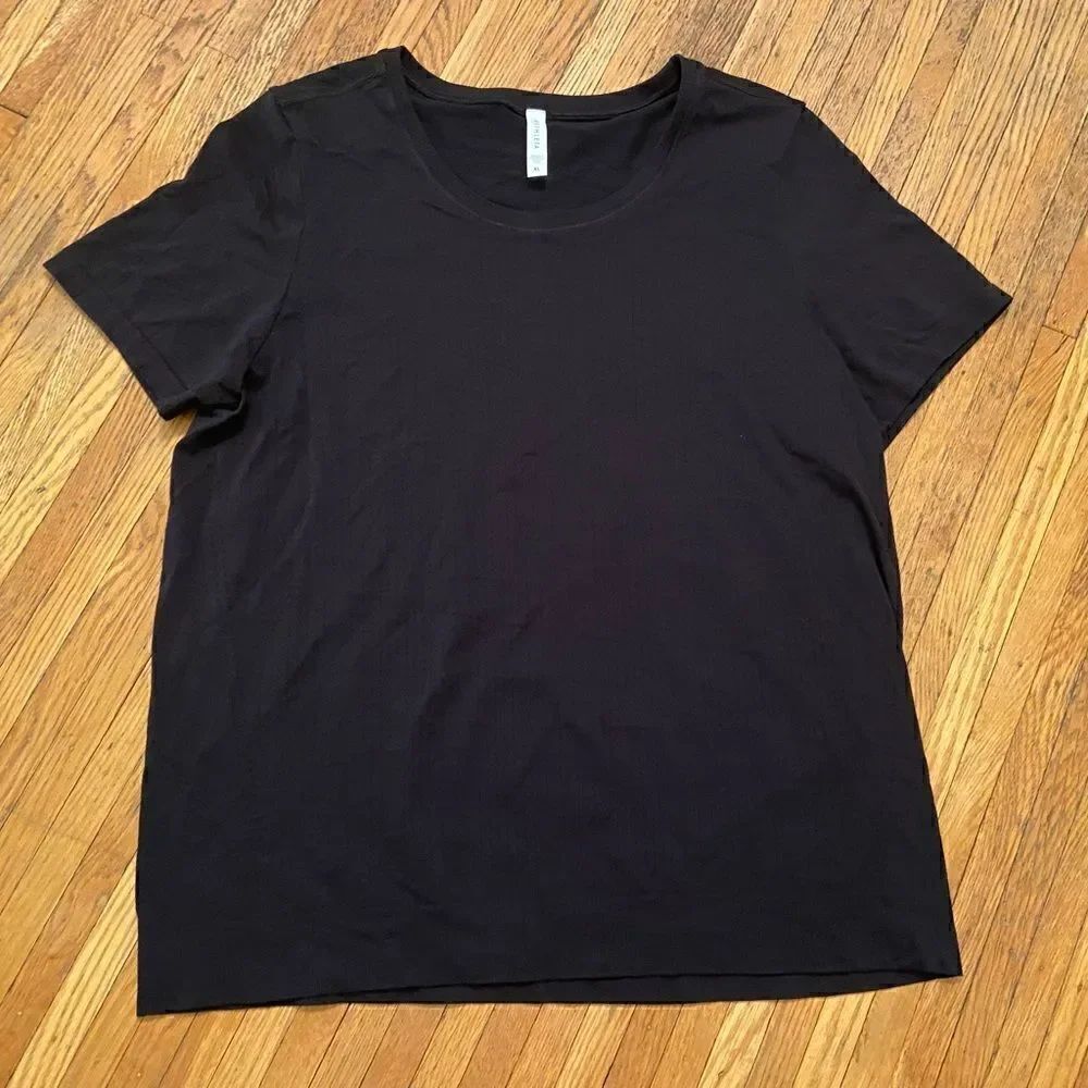 Athleta black short sleeve activewear top